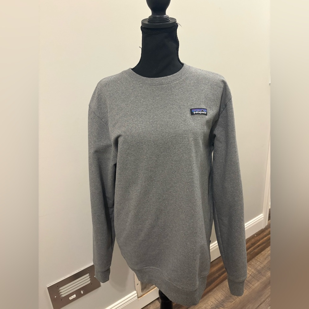 Patagonia Men's Crewneck Sweater in Gray